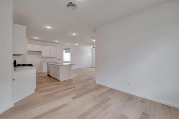 190 Hornet ST, Elgin, TX 78621