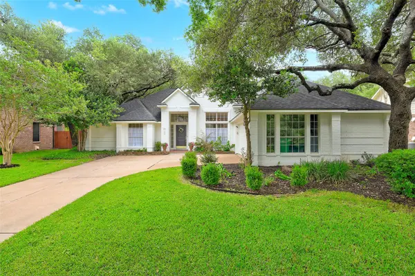 2025 Saint Andrews DR,  Round Rock,  TX 78664