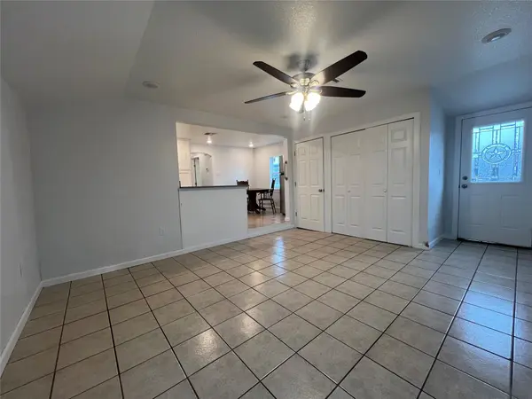 711 N Grimes ST, Giddings, TX 78942