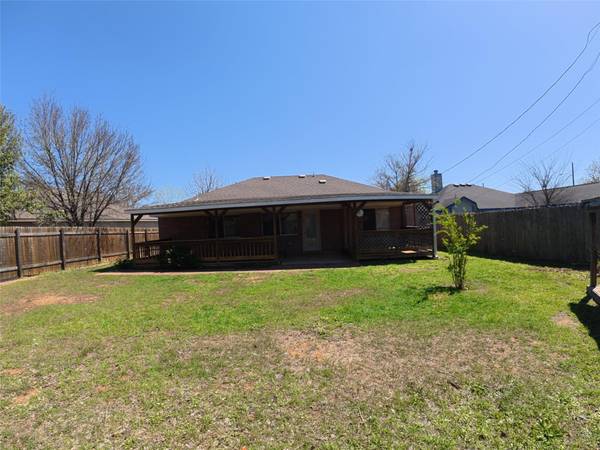 305 China CV, Elgin, TX 78621