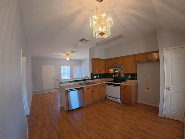 305 China CV, Elgin, TX 78621