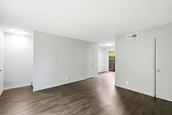 2319 Greenfield PKWY #105, Austin, TX 78741