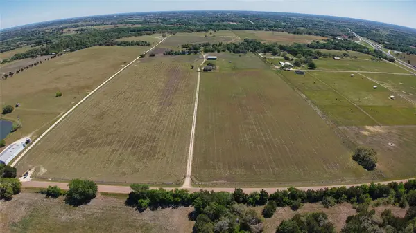 2745 Holub RD, Schulenburg, TX 78956