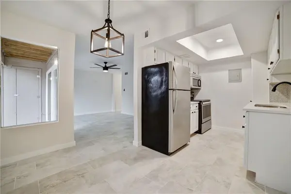 2600 Penny LN #118, Austin, TX 78757