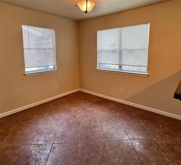 8013 Lazy LN #B, Austin, TX 78757