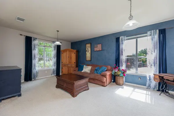 1114 Calistoga DR, Leander, TX 78641