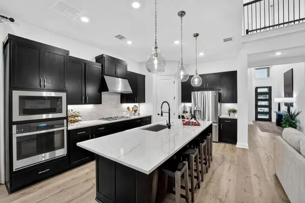 469 Emerald Walk LOOP, Dripping Springs, TX 78620