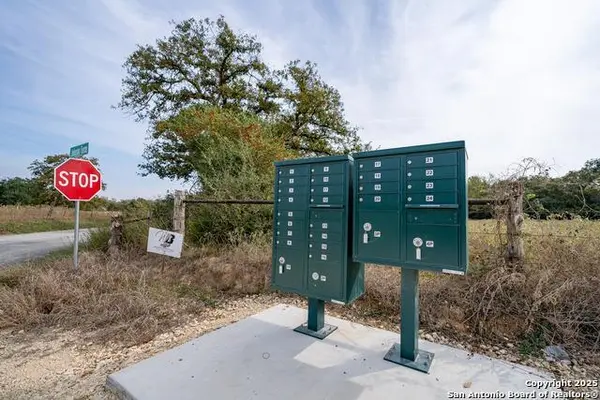 957 Johnson Farms RD, Harwood, TX 78632