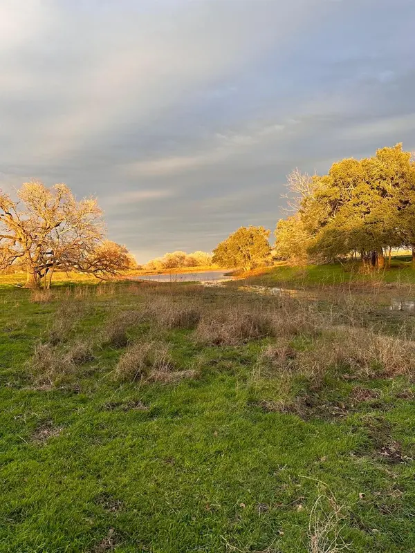 957 Johnson Farms RD, Harwood, TX 78632