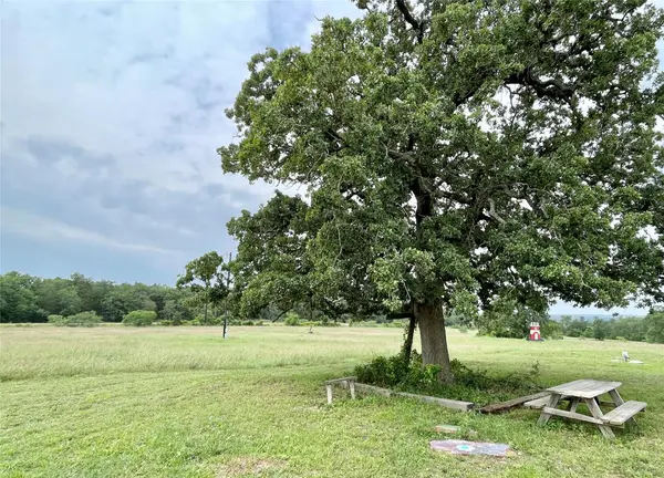 136 Fm 2239 RD, Paige, TX 78659