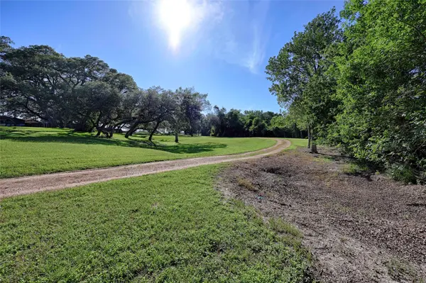 000 S US Highway 77 HWY, La Grange, TX 78945