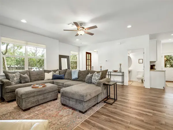 660 Mockingbird DR, Canyon Lake, TX 78133
