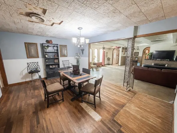 9262 N Highway 77, Lexington, TX 78947