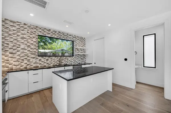 4604 S 2nd ST #2, Austin, TX 78745