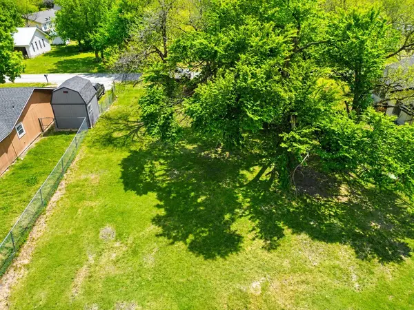 303 E Wolf ST, Granger, TX 76530