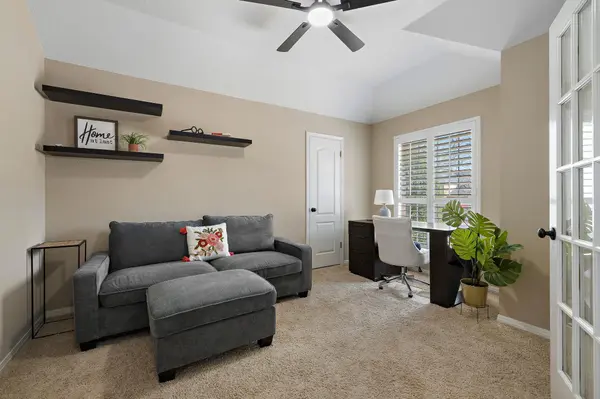 2040 Saint Andrews DR, Round Rock, TX 78664