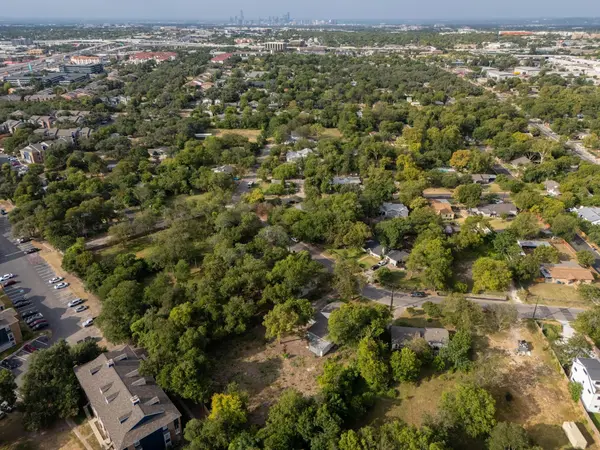 300 Pecan DR, Austin, TX 78753