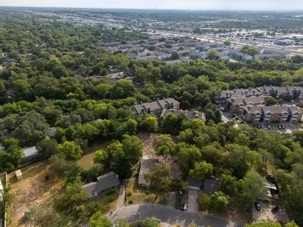 300 Pecan DR, Austin, TX 78753