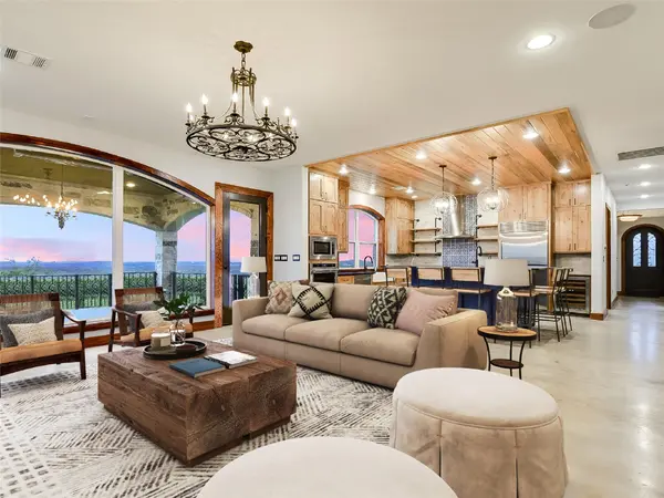 910 Plant Lady LN, Dripping Springs, TX 78620