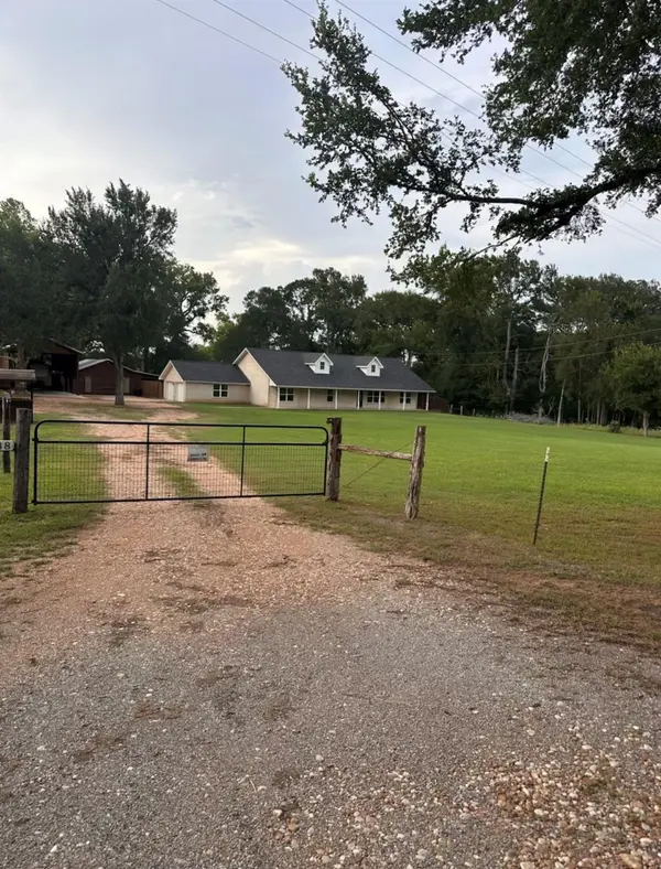 788 FM 2571, Smithville, TX 78957