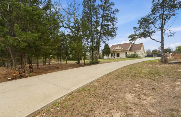 202 Cedar Hills DR, Elgin, TX 78621