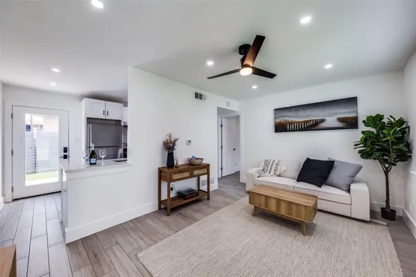 1200 E 52nd ST #204, Austin, TX 78723