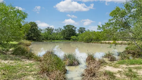 2612 Roosevelt DR, Kingsbury, TX 78638