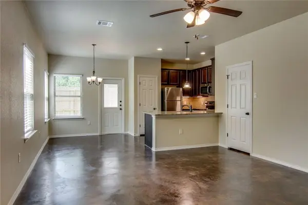 182 Samuel DR #B, Buda, TX 78610