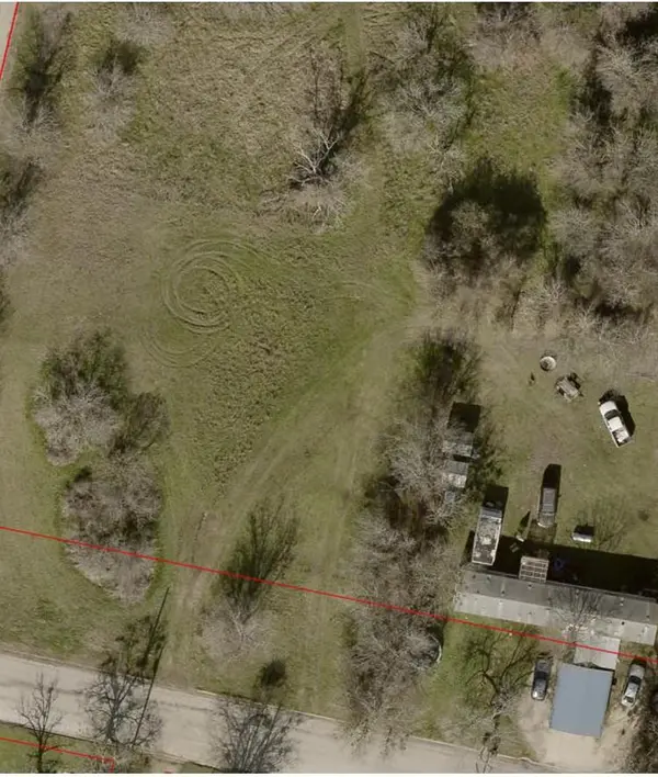 TBD Lot 2 W Boundary ST, Giddings, TX 78942