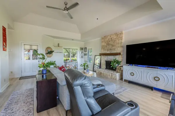 1703 Clubhouse Hill DR, Spicewood, TX 78669