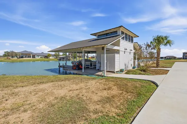 108 Lakeside CV, Martindale, TX 78655