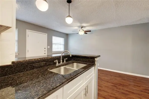 2401 Manor RD #127, Austin, TX 78722