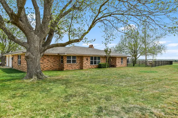 1601 CR 463 (and CR 465), Elgin, TX 78621