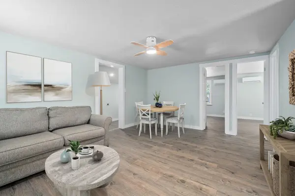248 Post Oak LN, Rockport, TX 78382