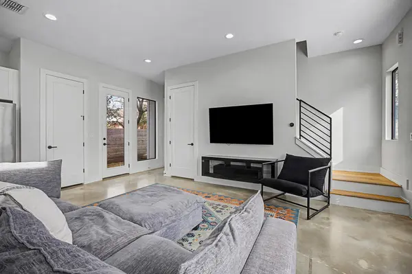 7102 Providence Ave #2, Austin, TX 78752