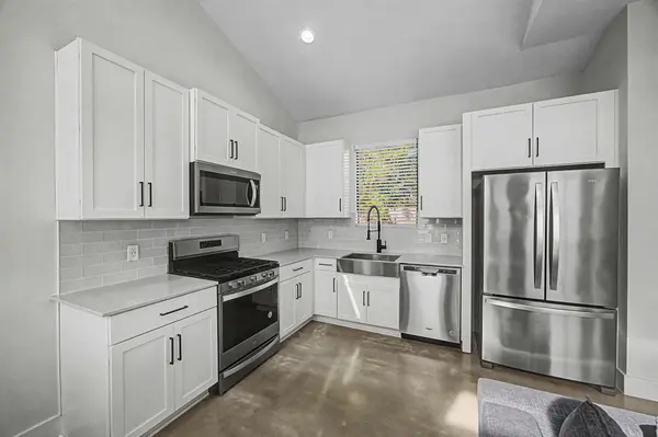 7102 Providence Ave #2, Austin, TX 78752
