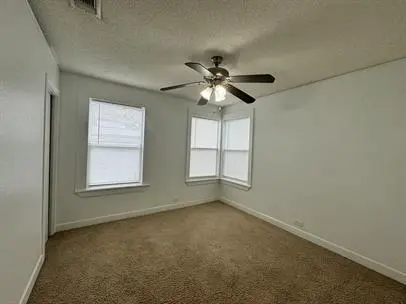 415 N Doak ST, Taylor, TX 76574