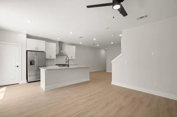 5502 Mobeetie LOOP, Bee Cave, TX 78738