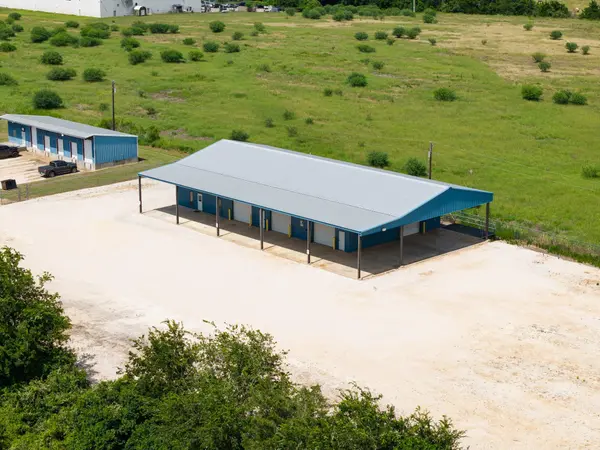945 Huser BLVD, Schulenburg, TX 78956