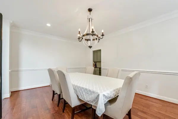 14 TORRINGTON LN, The Hills, TX 78738