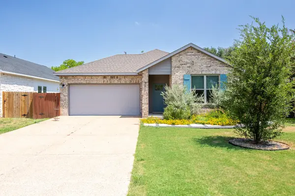 303 W Browning ST, Manor, TX 78653