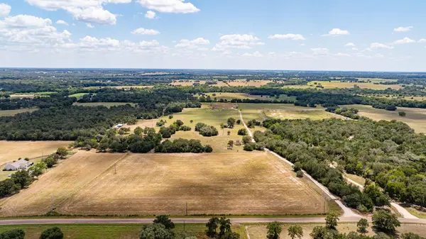 2210 Hermis RD, Schulenburg, TX 78956