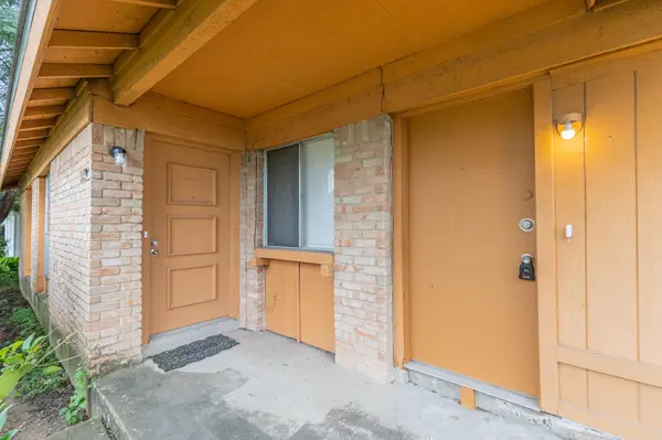 323 W William Cannon DR #A, Austin, TX 78745