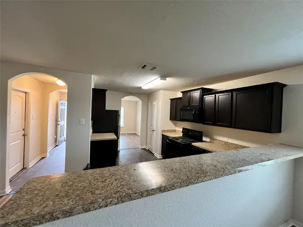 221 Koontz LOOP, Jarrell, TX 76537