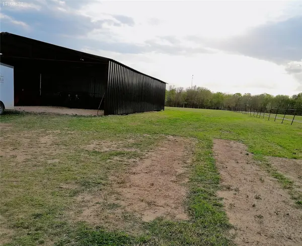 1042 Los Ranchitos RD, Cameron, TX 76520