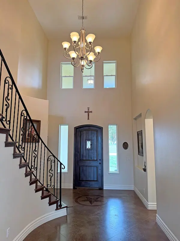 591 E Burgundy ST, Port O'connor, TX 77982
