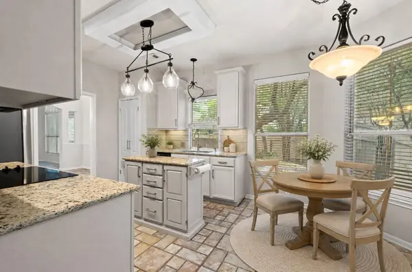 6 MUIRFIELD GREENS CV, Lakeway, TX 78738