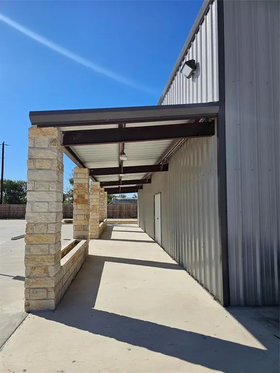 4090 Williamson RD, Buda, TX 78610