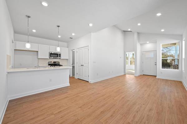 497 Orleanian DR #C, Buda, TX 78610