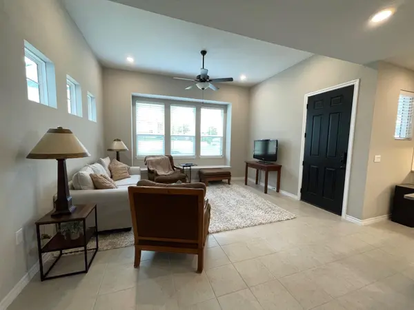 108 Harborside DR #101, San Marcos, TX 78666